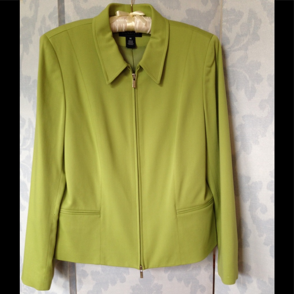 Very attractive Jones New York jacket.